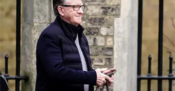 Exembajador Mandelson investigado y liberado en Reino Unido