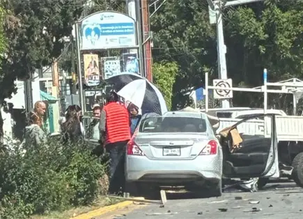 Tres veh&iacute;culos chocan en Carranza y Mu&ntilde;oz
