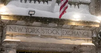 Trump eleva aranceles y Wall Street registra fuerte ca&iacute;da