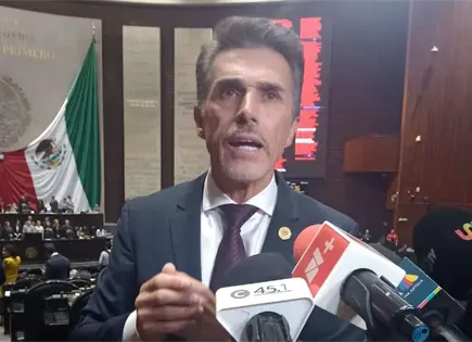 Morena suspende derechos a Sergio Mayer