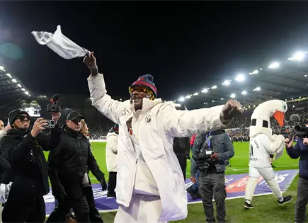Snoop Dogg asiste a partido de Swansea City tras ser inversionista