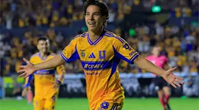 Diego Lainez se queda con Tigres