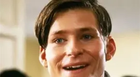 Mujer acusa a George McFly por agresi&oacute;n 