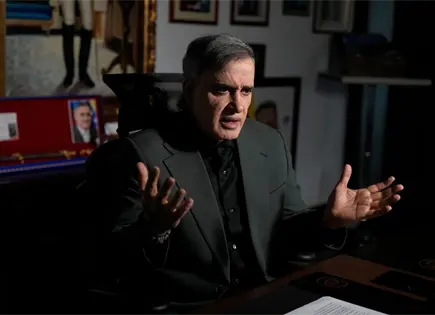 Renuncia Tarek William Saab como fiscal general y asume defensor del pueblo