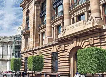 Banxico aumenta previsión del PIB Banxico aumenta previsión del PIB