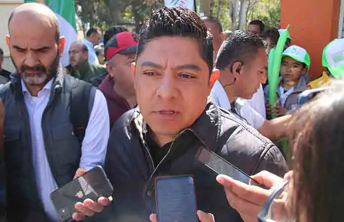 Combatirán en Registro Civil al "coyotaje"
