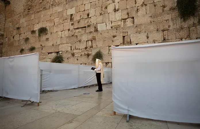 Israel quiere limitar rezos en el Muro