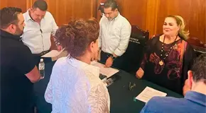 Dimes y diretes durante sesi&oacute;n de Cabildo