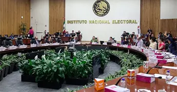 INE recibe cinco solicitudes para nuevos partidos pol&iacute;ticos 2026