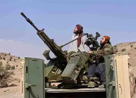 Pakist&aacute;n ataca a Afganist&aacute;n en "guerra abierta"