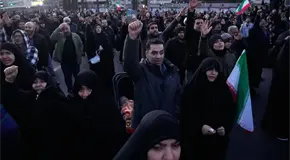 Ataques y represalias marcan conflicto tras muerte de l&iacute;der iran&iacute;