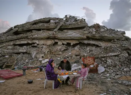 Bombardeo israel&iacute; en Gaza destruye casa de familia al-Yazji