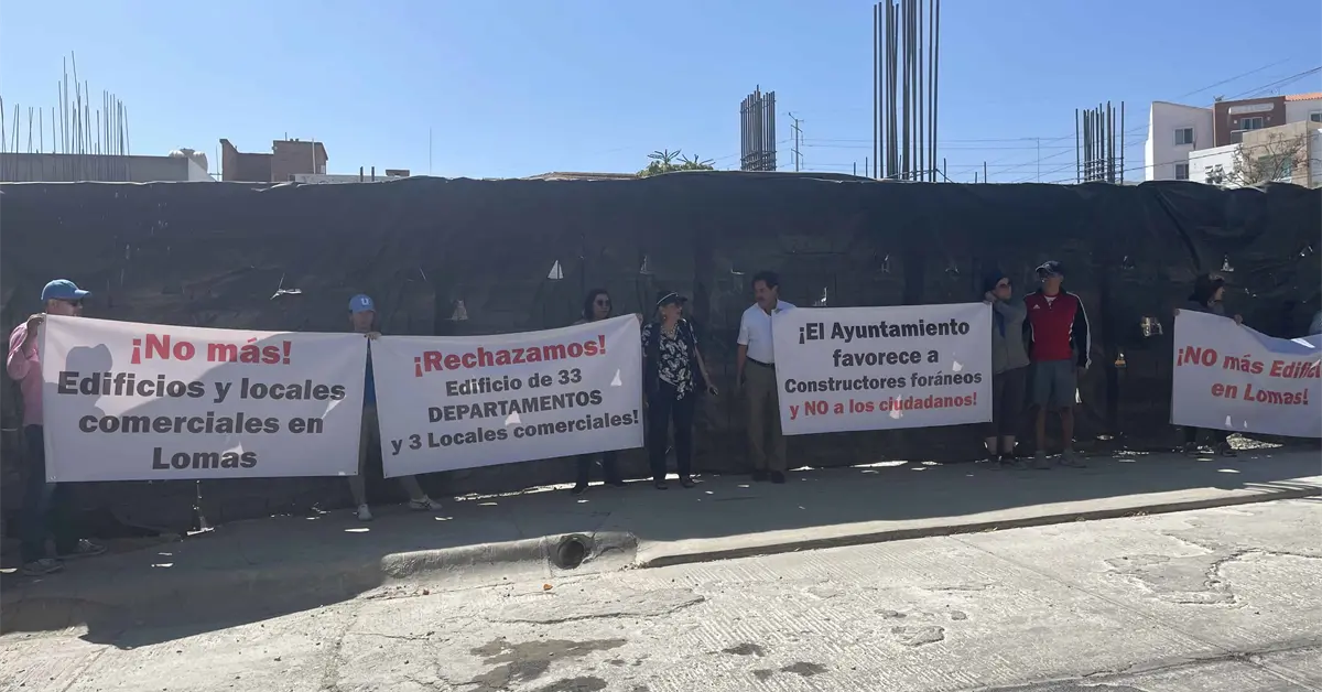 Contin&uacute;a rechazo a edificio en Lomas