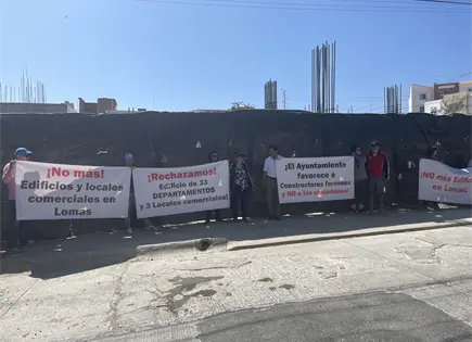 Continúa rechazo a edificio en Lomas Continúa rechazo a edificio en Lomas
