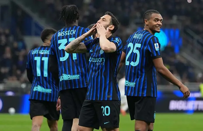 El Inter se afianza en la cima a costa del Genoa