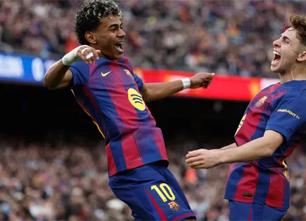 Lamine Yamal anota triplete y Barcelona vence 4-1 a Villarreal