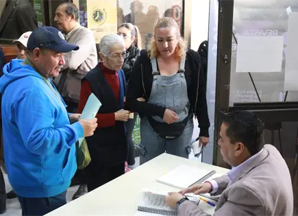Lleva Pensiones revista anual a las regiones