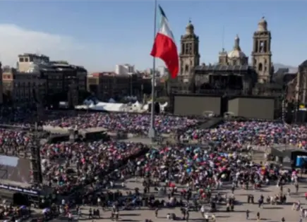 Concierto de Shakira comienza a llenar el Z&oacute;calo capitalino