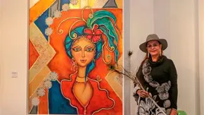 EXPOSICIÓN AROMA DE MUJER, DE ROXANA PUMAREJO