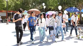 Poca respuesta durante marcha por la familia