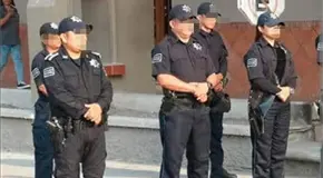 Policías siguen esperando su aumento salarial