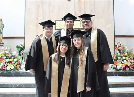 Se gradúa segunda generación de ingenieros del Tecnológico Salesiano