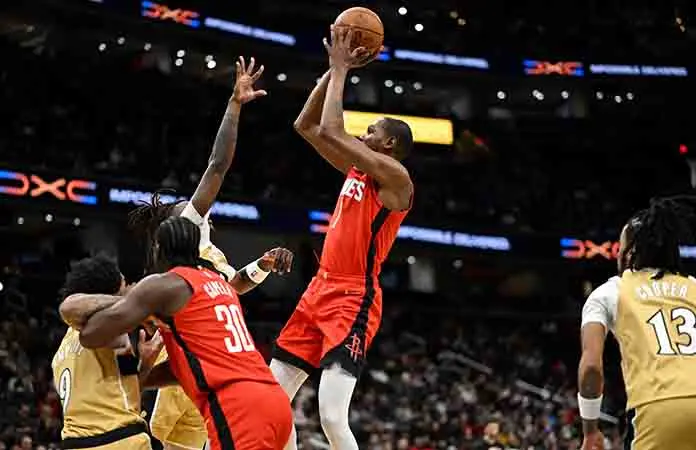 Apurado triunfo de los Rockets