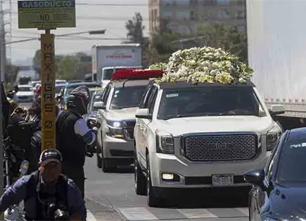 Empresario reacciona a fotógrafo agredido en funeral de El Mencho Empresario reacciona a fotógrafo agredido en funeral de El Mencho