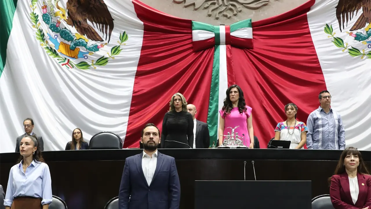 Minuto de silencio en San Lázaro.