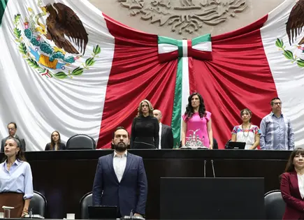 Diputados guardan minuto de silencio por víctimas de feminicidio Diputados guardan minuto de silencio por víctimas de feminicidio