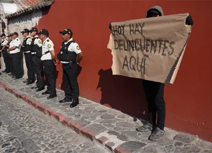 Elecci&oacute;n de magistrados en Guatemala genera denuncias de Ar&eacute;valo