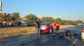 Motociclista resulta lesionado en alcance sobre la 57