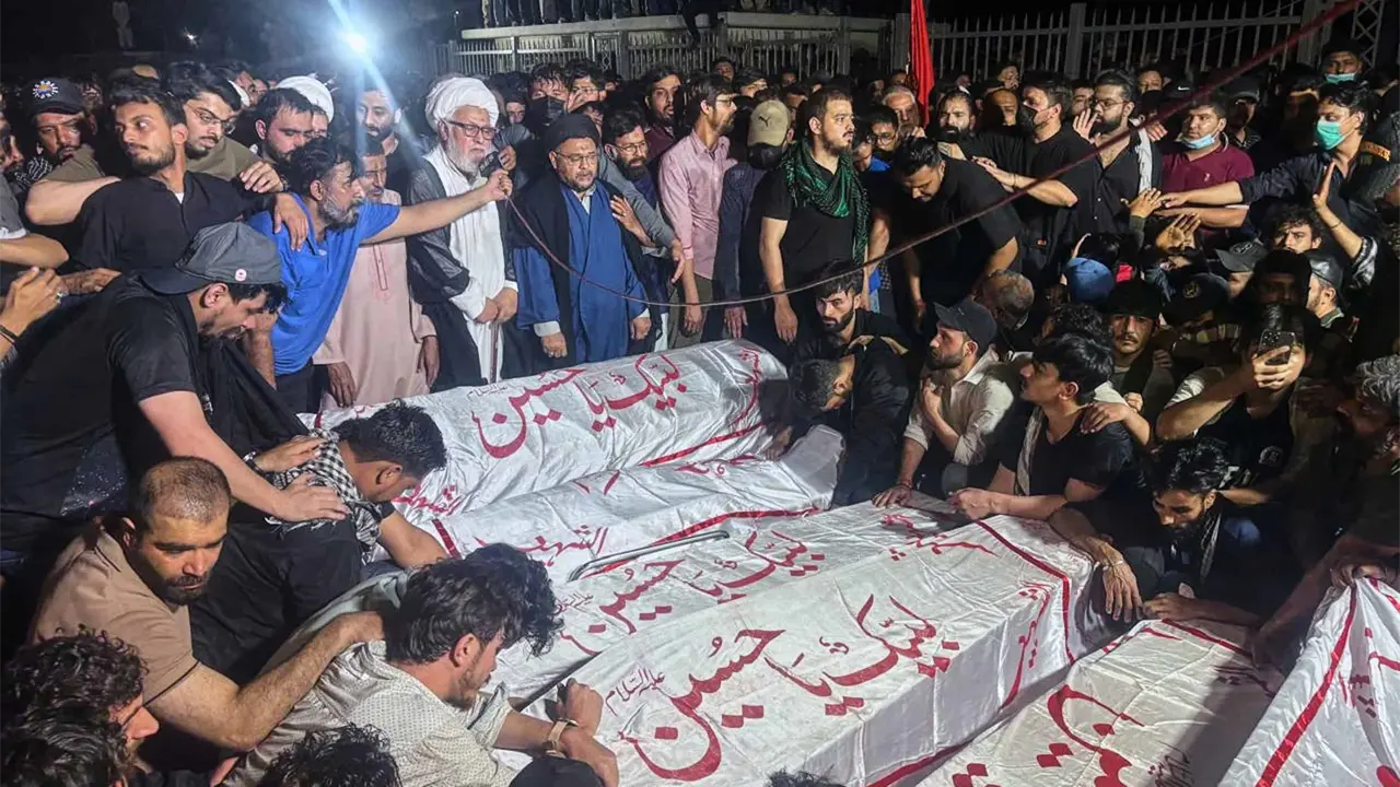 Protestas violentas en Pakist&aacute;n por muerte del ayatol&aacute; Jamenei