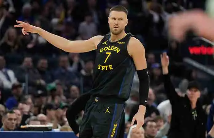 Se pierde Porzingis quinto juego seguido con Warriors