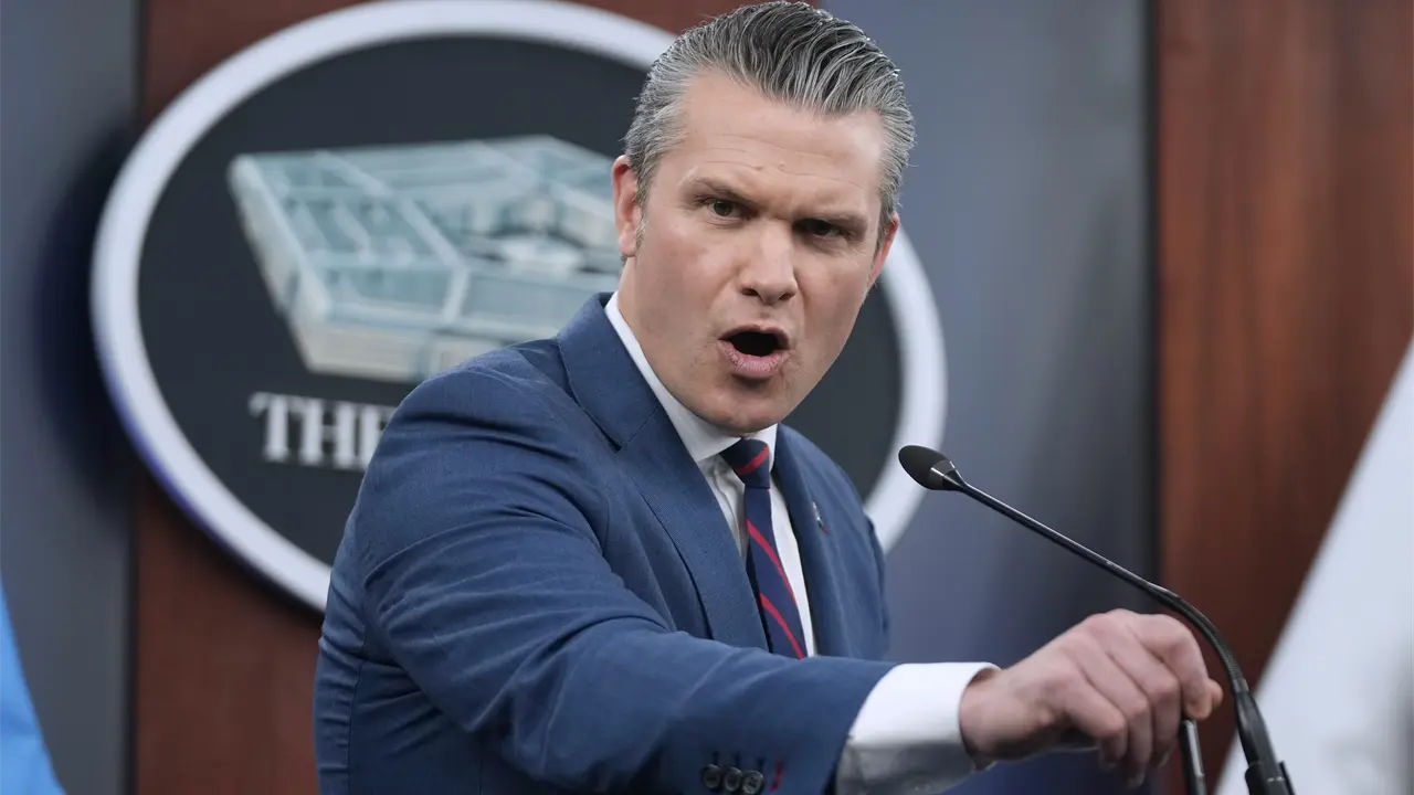 Secretario de Defensa Hegseth detalla ataques contra Ir&aacute;n y posibles bajas