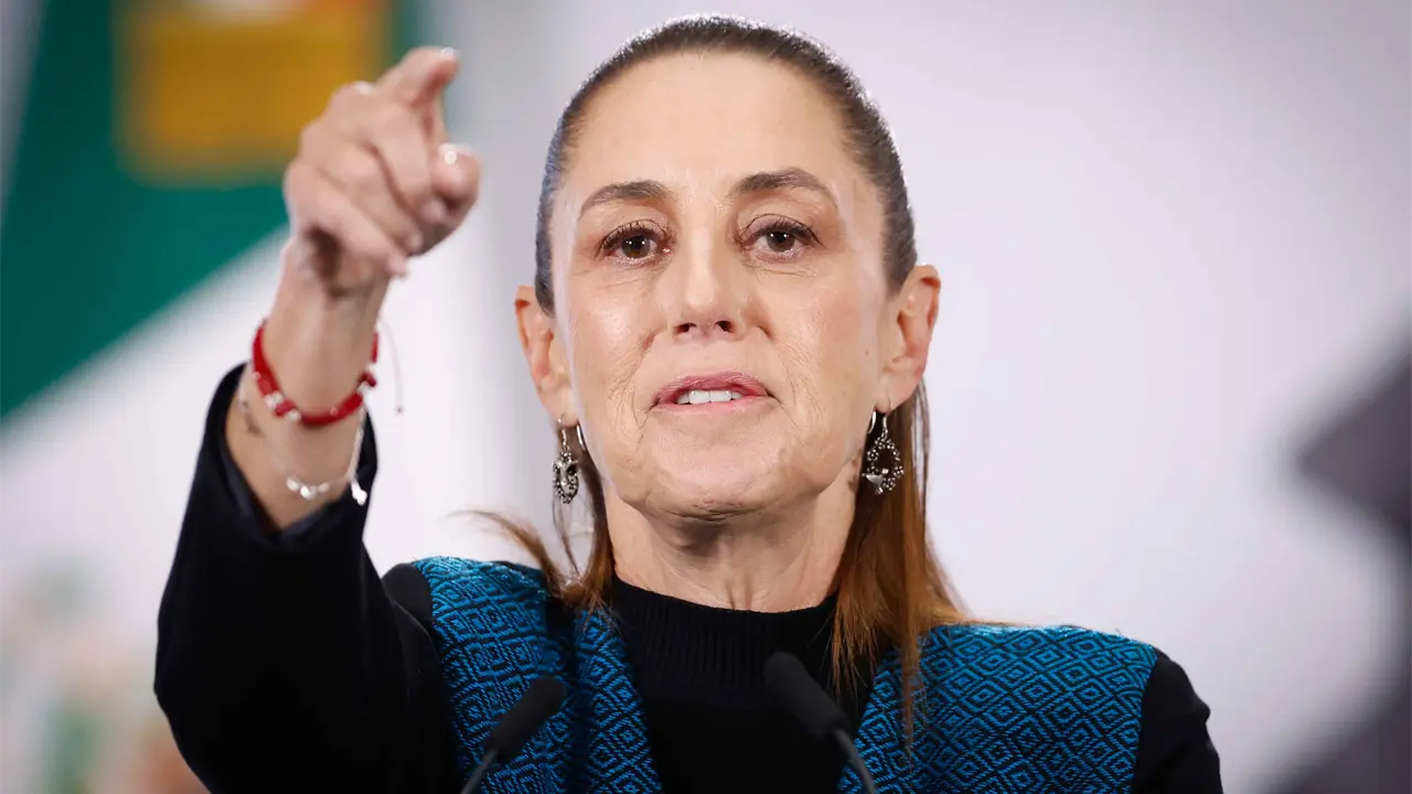 Sheinbaum llama a la credencialización universal de salud