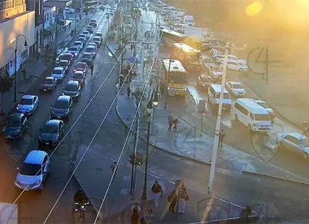 Tr&aacute;fico intenso complica la ma&ntilde;ana en la capital potosina