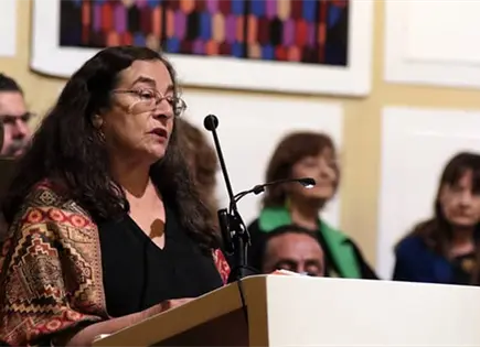 AMALIA BAUTISTA: ESCRIBIR DESDE LA VIDA COM&Uacute;N