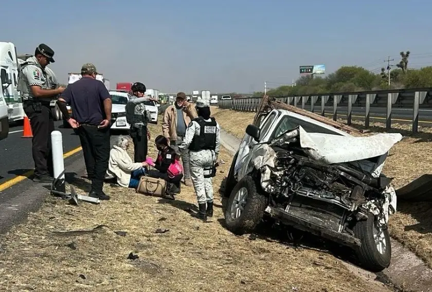 Dos lesionados en accidente sobre carretera 57