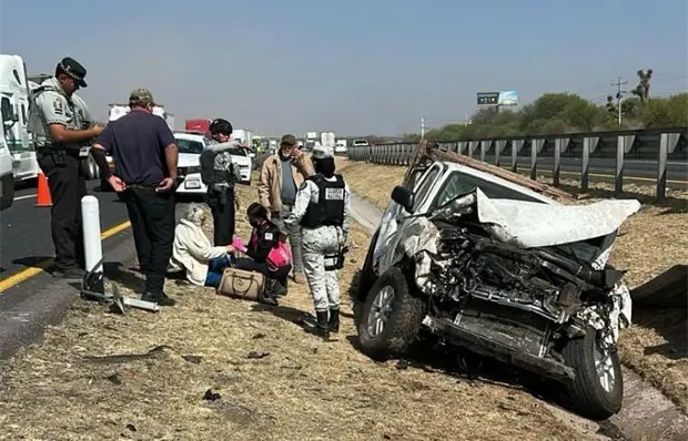 Dos lesionados en accidente sobre carretera 57 Dos lesionados en accidente sobre carretera 57