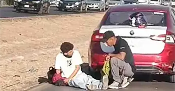 Motociclista, golpeado en accidente