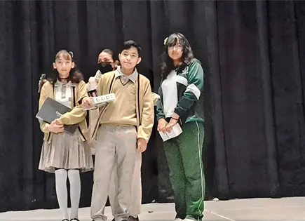 Realizan concurso de poes&iacute;a a la mujer