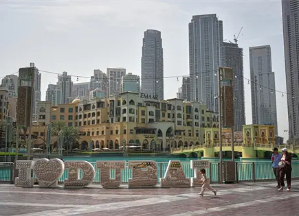 Viajeros varados por guerra con Irán pagan vuelos chárter de lujo Viajeros varados por guerra con Irán pagan vuelos chárter de lujo