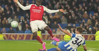 Arsenal extiende ventaja en la cima