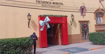 Dan de baja negocios por no pagar refrendo