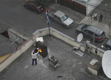 Ecuador declara persona no grata a misi&oacute;n diplom&aacute;tica de Cuba