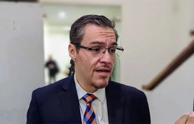 Entregan Fiscal&iacute;a electoral con rezagos de 2018