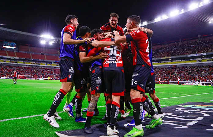 Rojinegros del Atlas se aprovechan de los Xolos