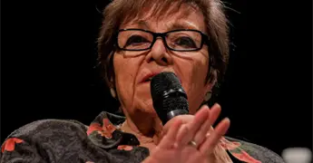 Elsa Cross presenta libro y recibe homenaje en Ciudad de M&eacute;xico