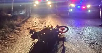 Fallece motociclista tras chocar contra un poste en Tamasopo